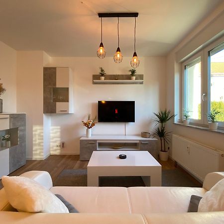 Hochwertige Ferienwohnung Mit 7Qm Balkon, Netflix, Kaffeeautomat, Rainshower Bad Zwickau Exterior foto