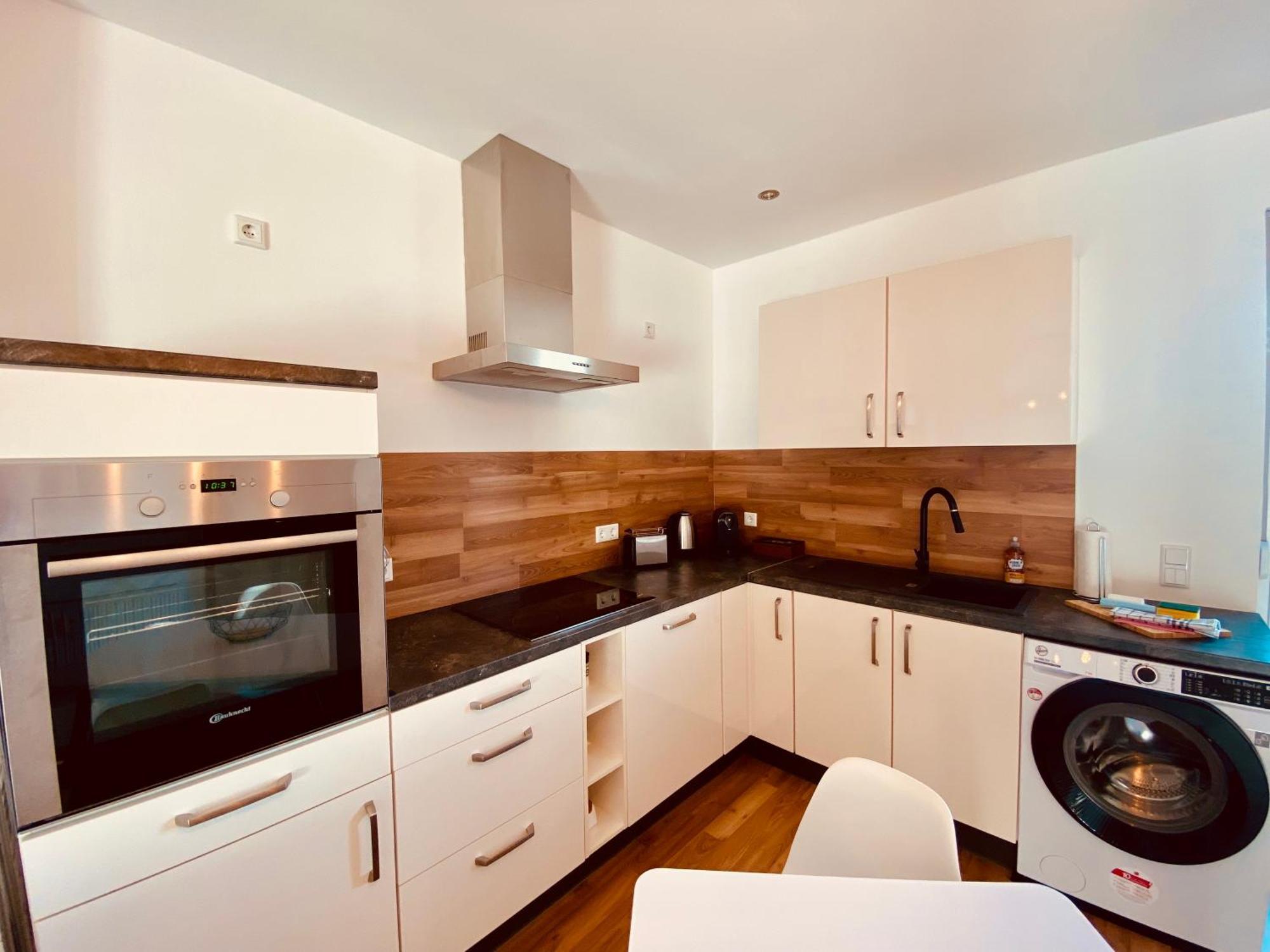 Hochwertige Ferienwohnung Mit 7Qm Balkon, Netflix, Kaffeeautomat, Rainshower Bad Zwickau Exterior foto