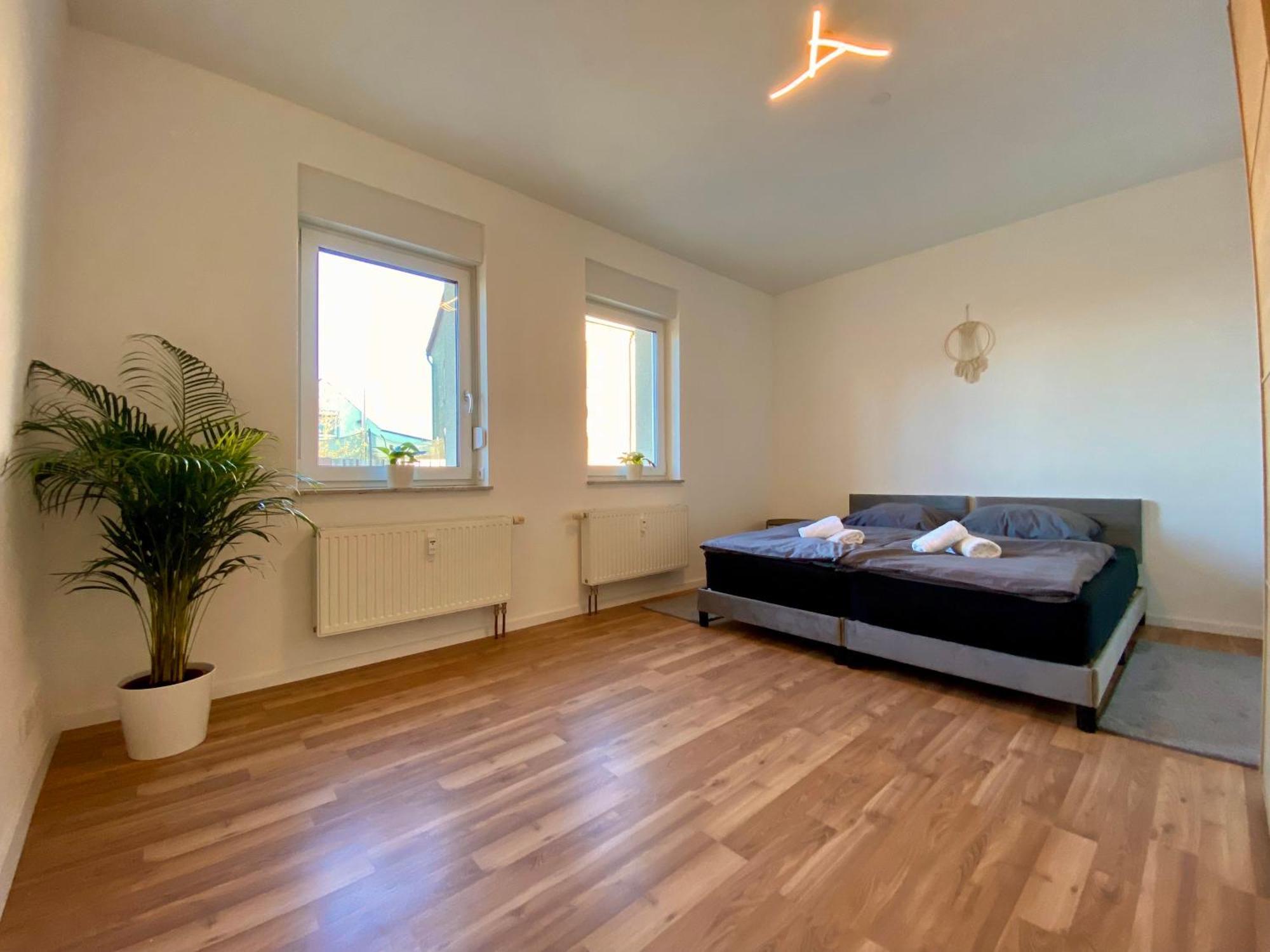 Hochwertige Ferienwohnung Mit 7Qm Balkon, Netflix, Kaffeeautomat, Rainshower Bad Zwickau Exterior foto