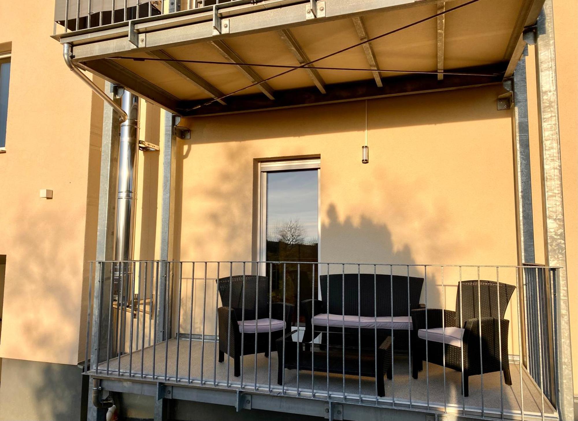Hochwertige Ferienwohnung Mit 7Qm Balkon, Netflix, Kaffeeautomat, Rainshower Bad Zwickau Exterior foto
