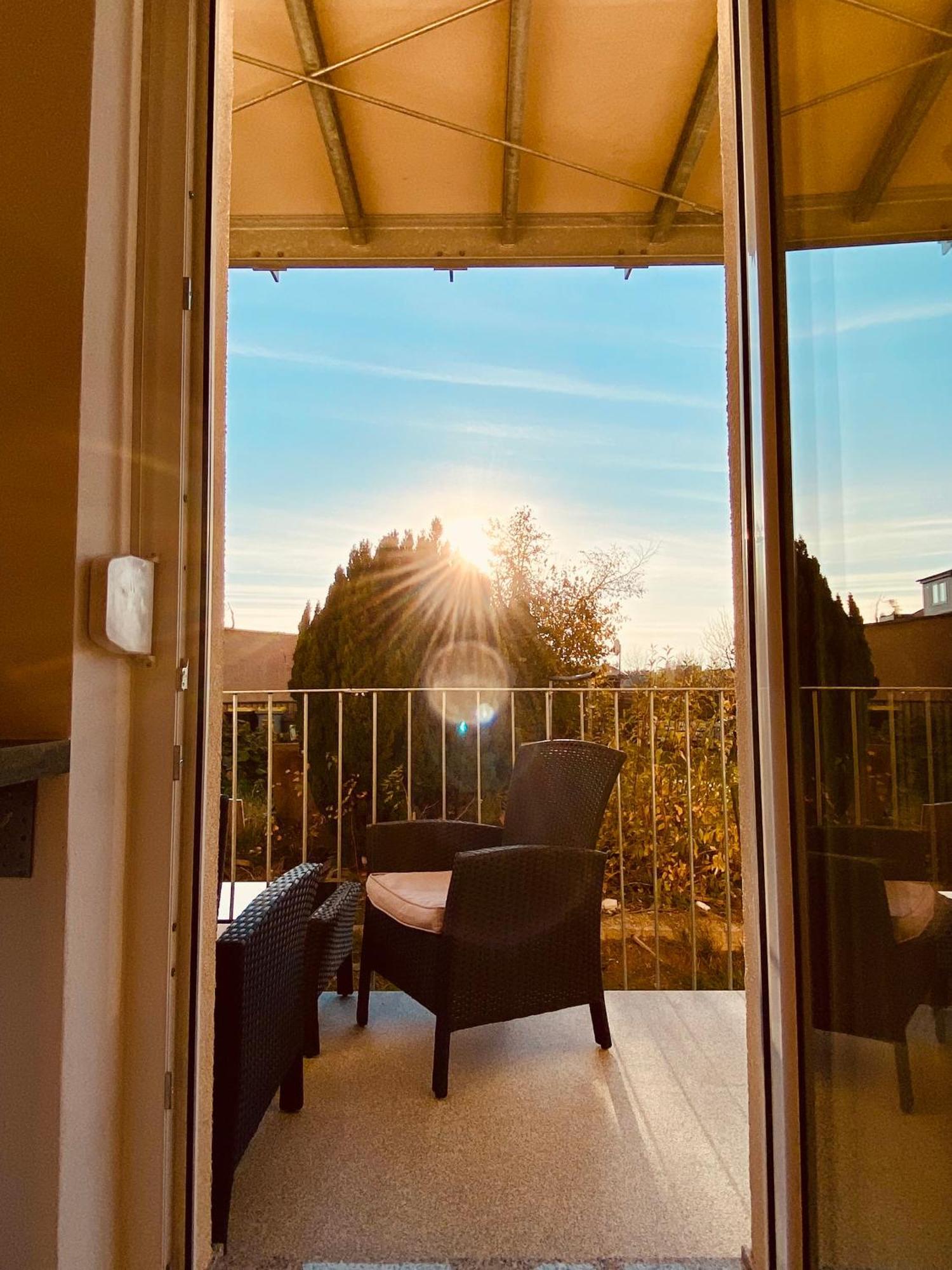 Hochwertige Ferienwohnung Mit 7Qm Balkon, Netflix, Kaffeeautomat, Rainshower Bad Zwickau Exterior foto